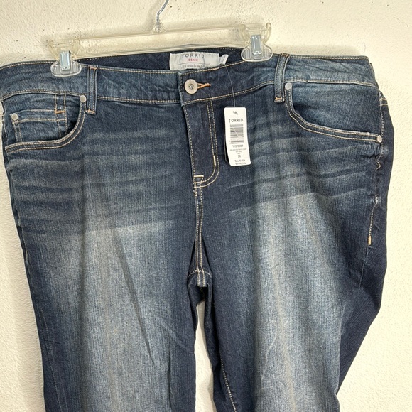 NWT Torrid Dark Wash Relaxed Bootcut Bayou Jeans  size 20 Short - Picture 10 of 13